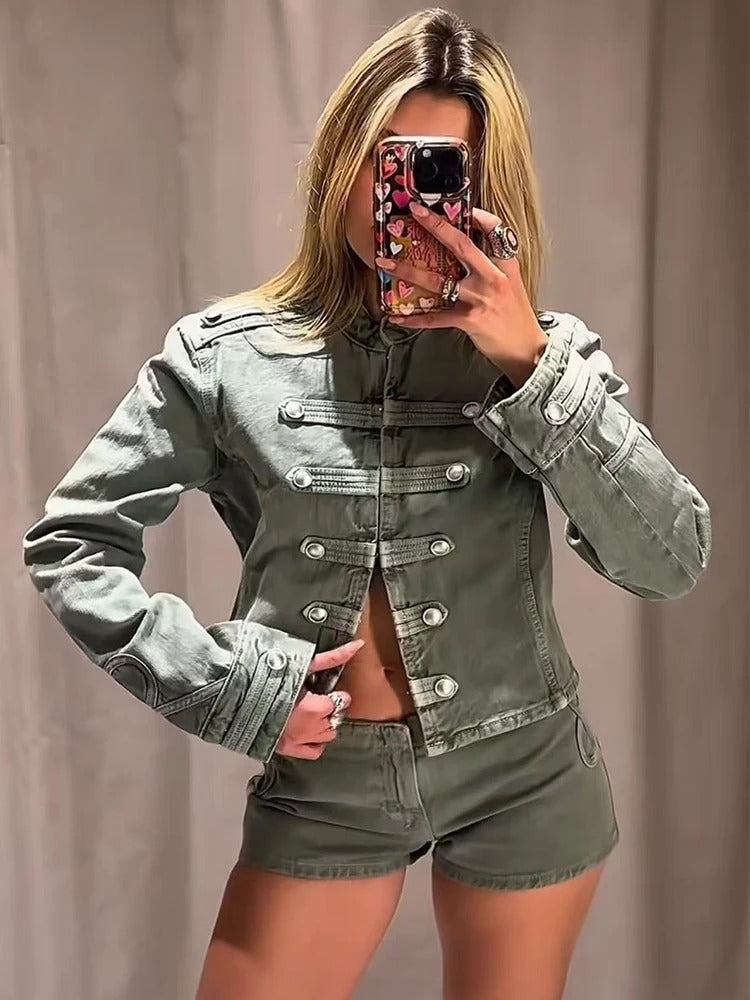Nuria Chaqueta Vaquera Corta con Botones Decorativos