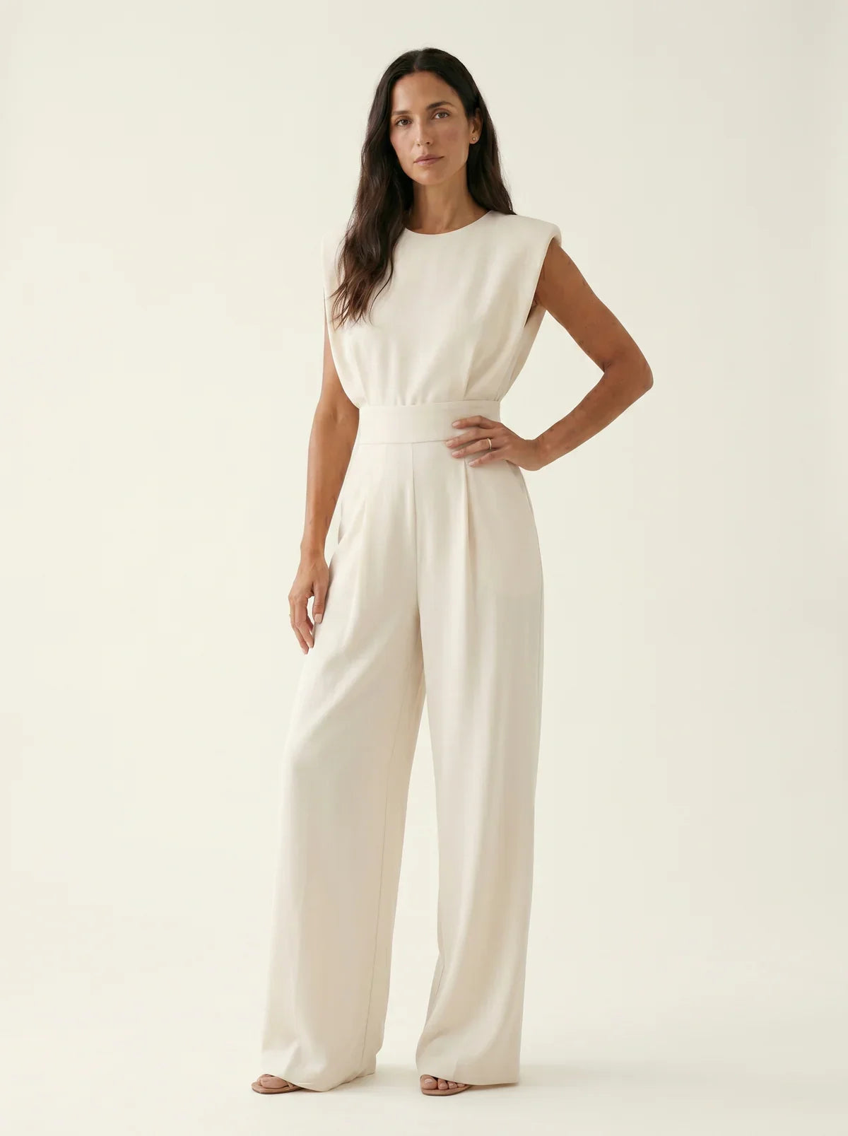 Ariia™ Mono con cintura definida