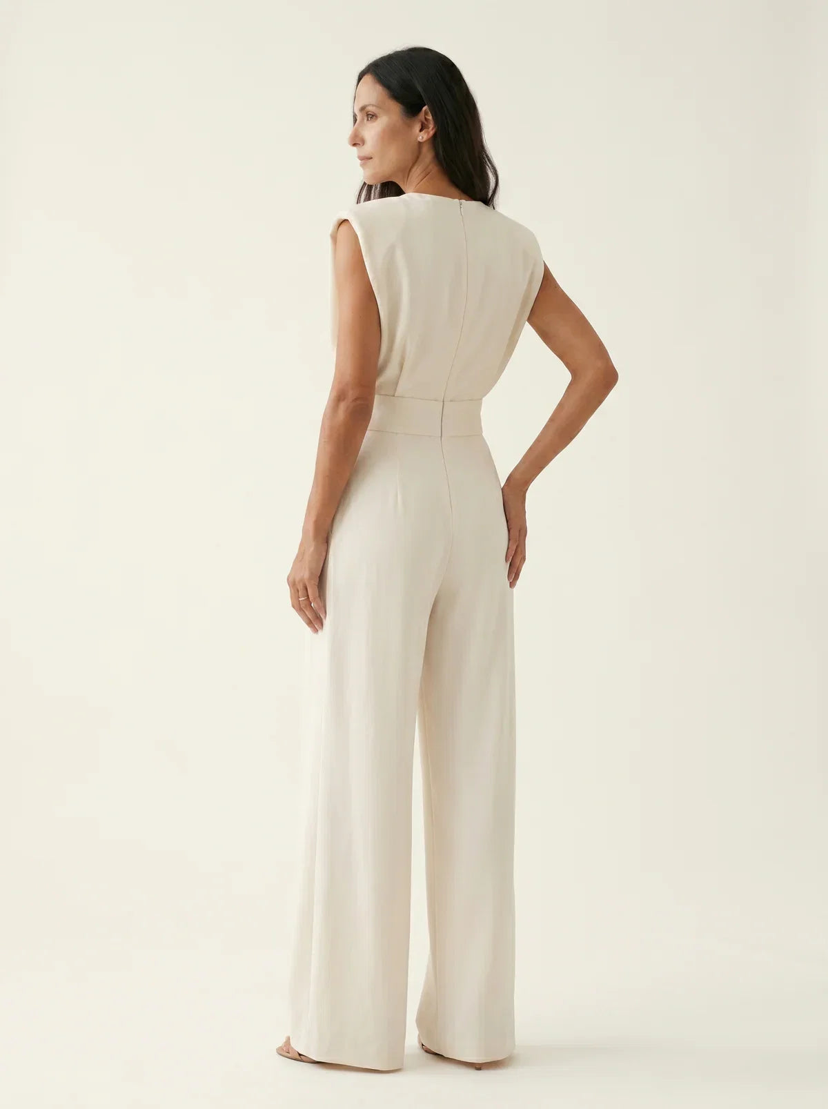 Ariia™ Mono con cintura definida