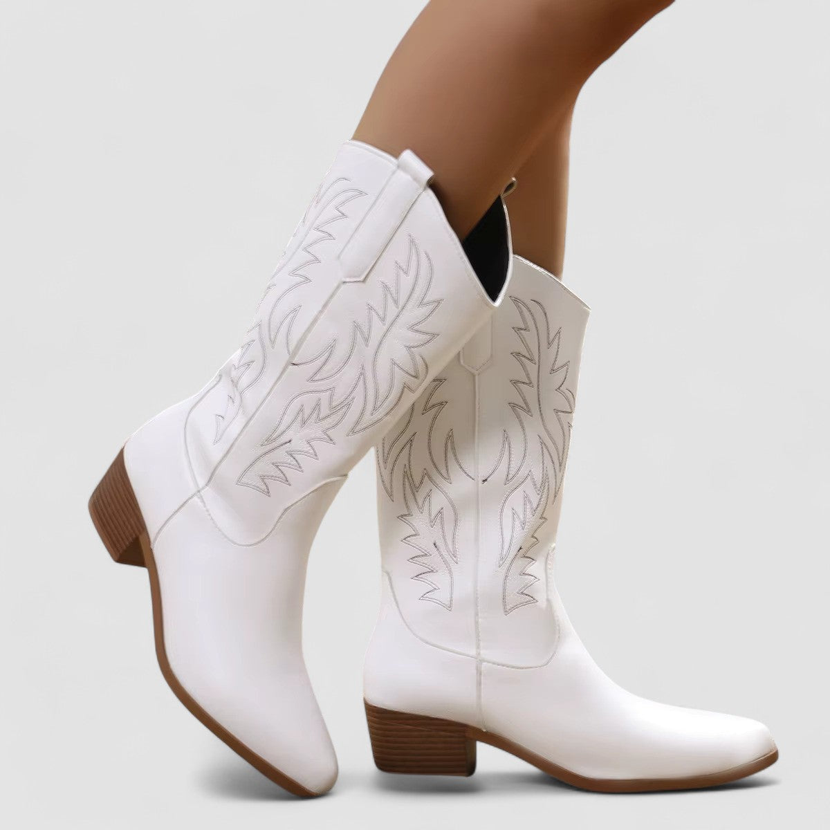 Salomé | Botas Camperas Bordadas