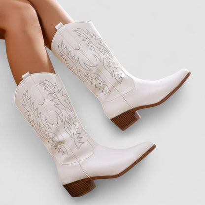 Salomé | Botas Camperas Bordadas
