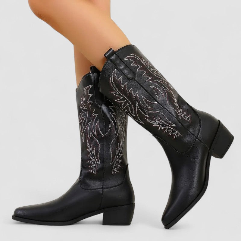 Salomé | Botas Camperas Bordadas