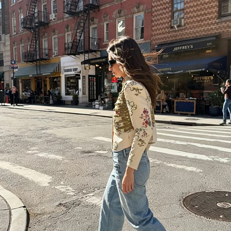 Elvira Chaqueta Corta con Bordado Floral