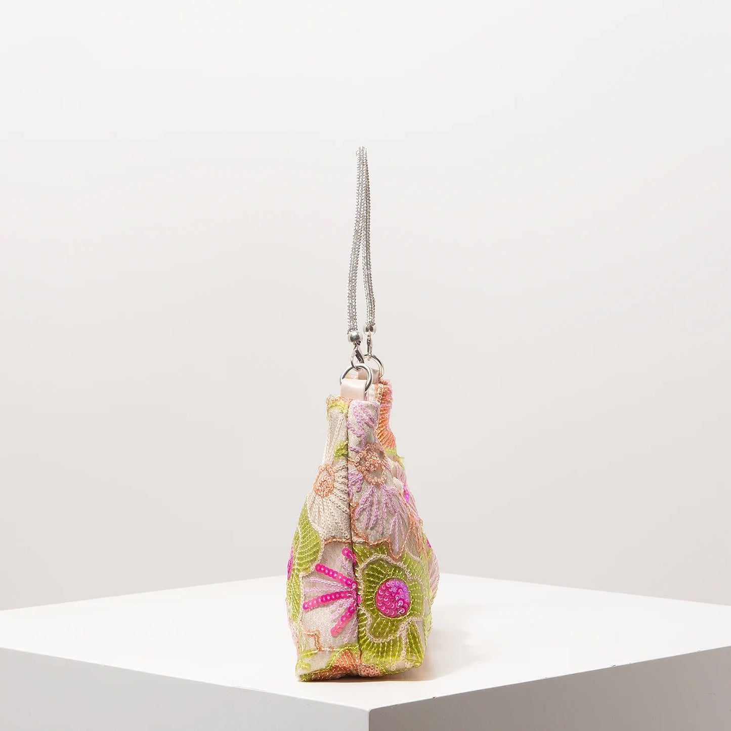 Amalia Bolso Bordado Flores Silvestres