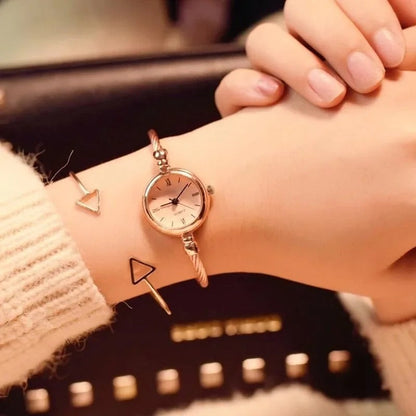 Cayetana Reloj Retro de Acero Inoxidable con Movimiento de Cuarzo