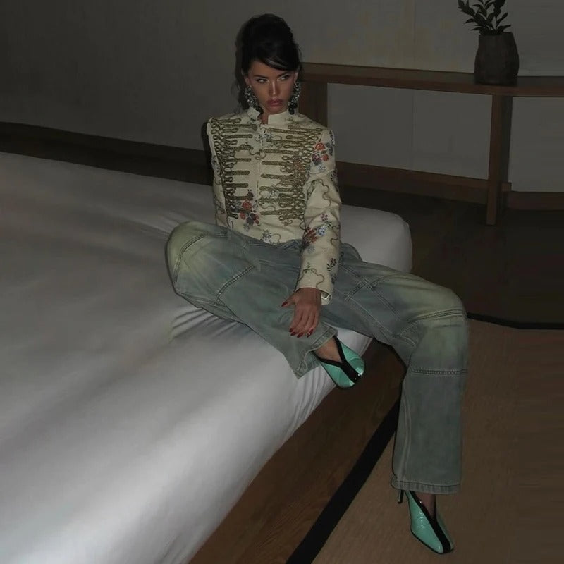 Elvira Chaqueta Corta con Bordado Floral