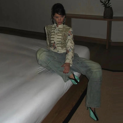 Elvira Chaqueta Corta con Bordado Floral