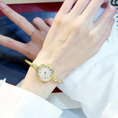 Cayetana Reloj Retro de Acero Inoxidable con Movimiento de Cuarzo