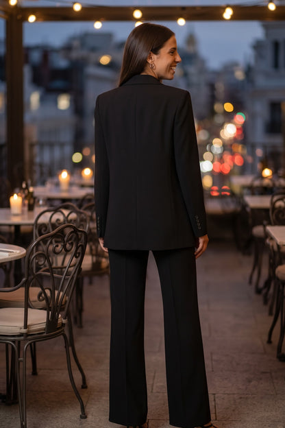 Margaux negro de espalda